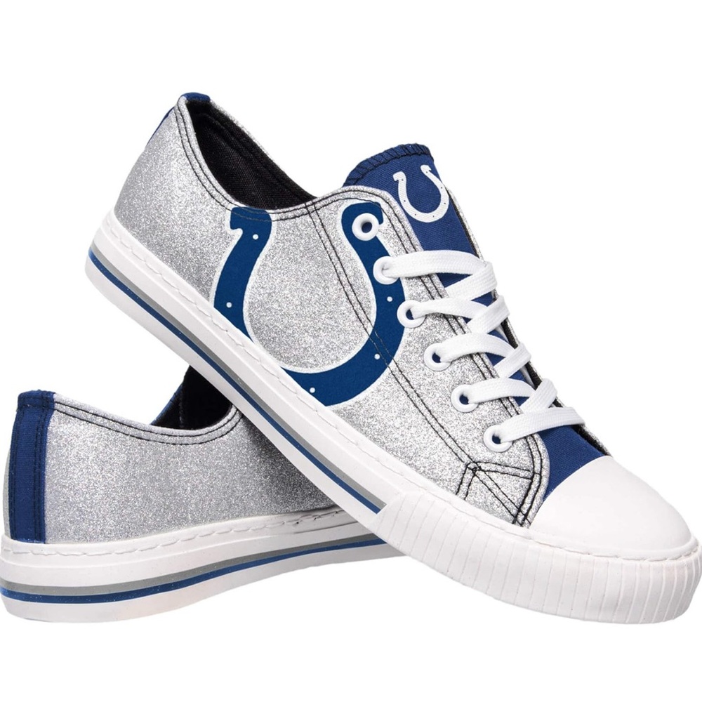 Silver & Blue Women's Sneakers & Sweatshirt
